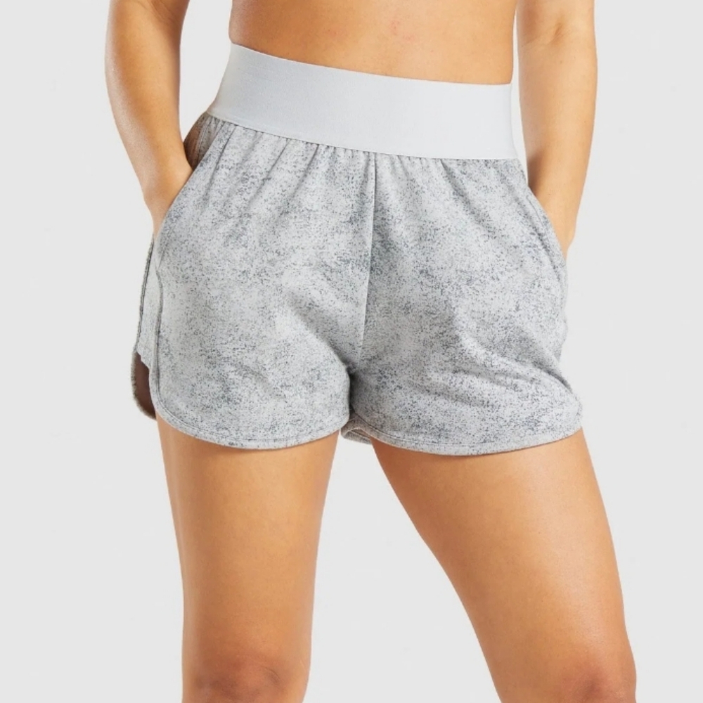 Gymshark Chalk Training Shorts - Light Grey Print
